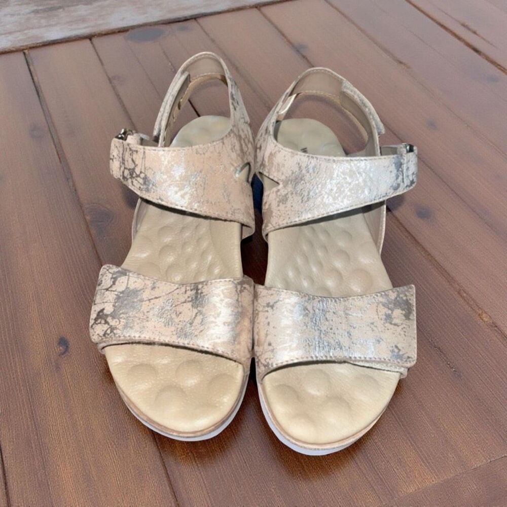 Walking Cradles Huntley Sandal Size 8
